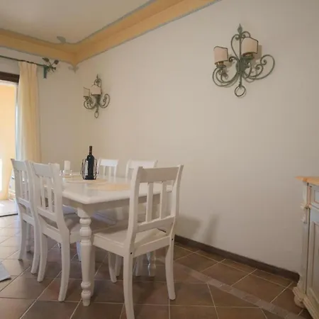 Beautiful Il Giardino Degli Oleandri One Bedroom Sleeps Two Num0842 * Liscia di Vacca