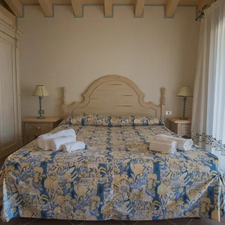 Beautiful Il Giardino Degli Oleandri One Bedroom Sleeps Two Num0842 Liscia di Vacca